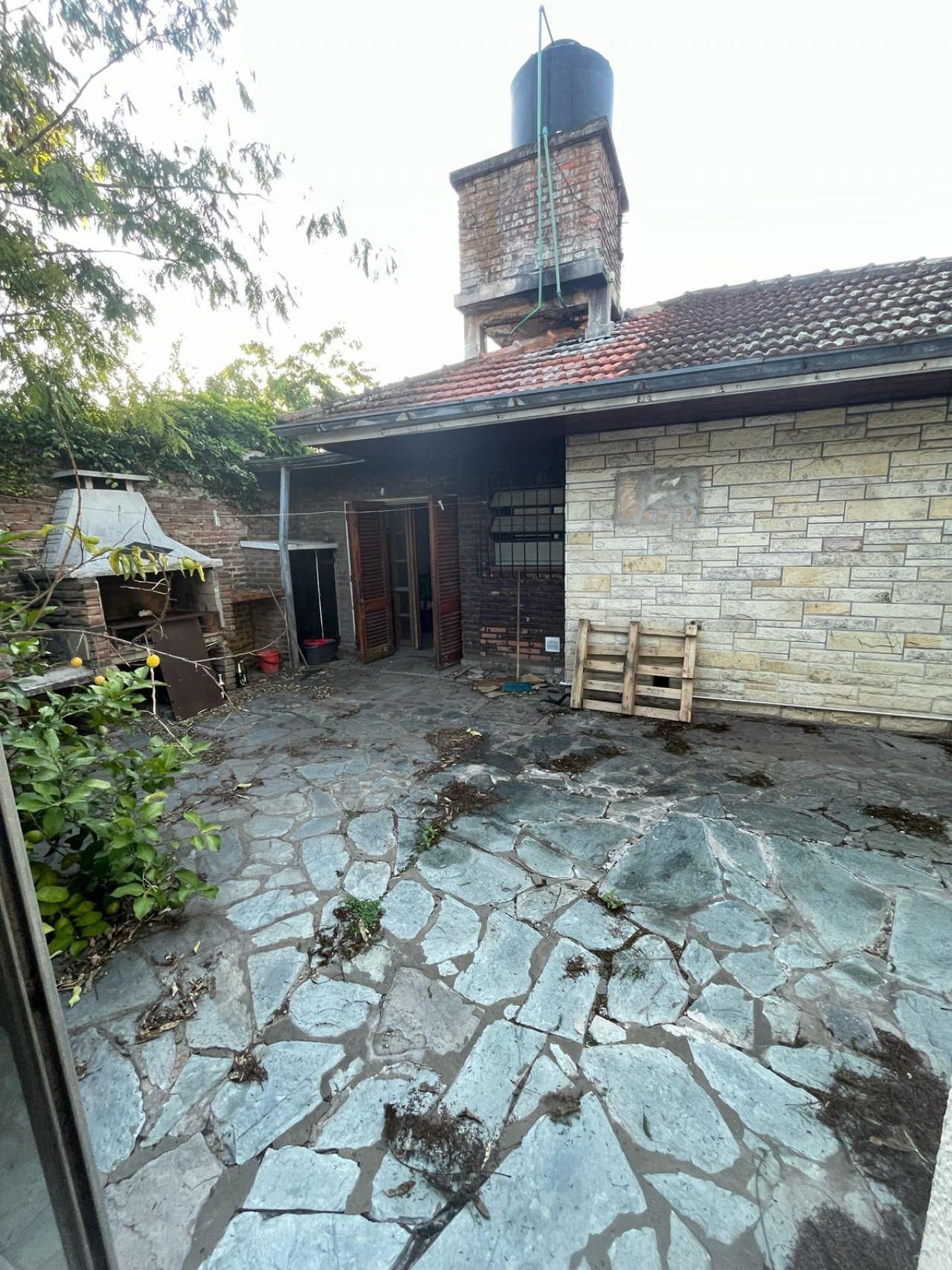 PATIO CON PARRILLA
